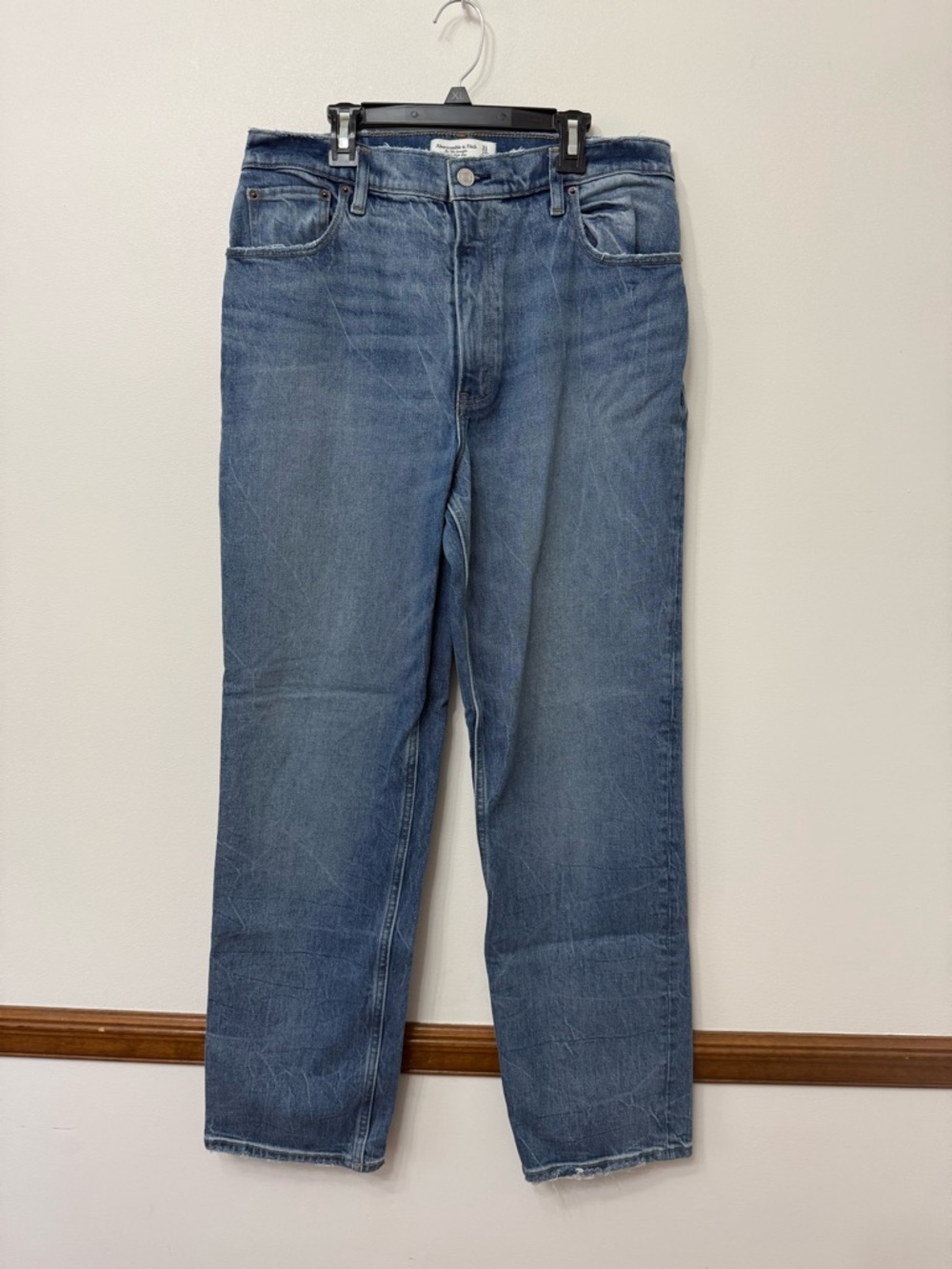 Abercrombie & Fitch The 90’s Straight Ultra High Rise Jeans - Picture 3 of 6
